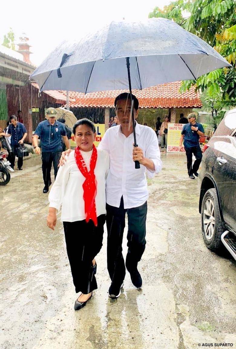 Di Antara Hoaks Itu, Tak Sedikit tentang Saya Pribadi